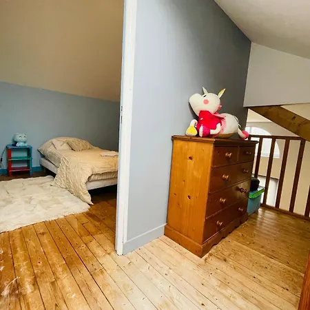 Apartment T4 Spacieux Au-dessus D'un Centre Equestre, Proche Bord De