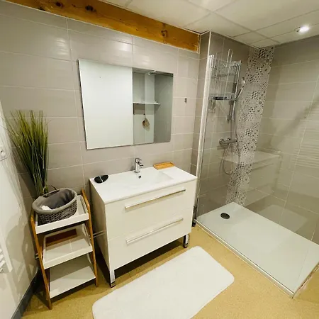 T4 Spacieux Au-dessus D'un Centre Equestre, Proche Bord De Apartment *